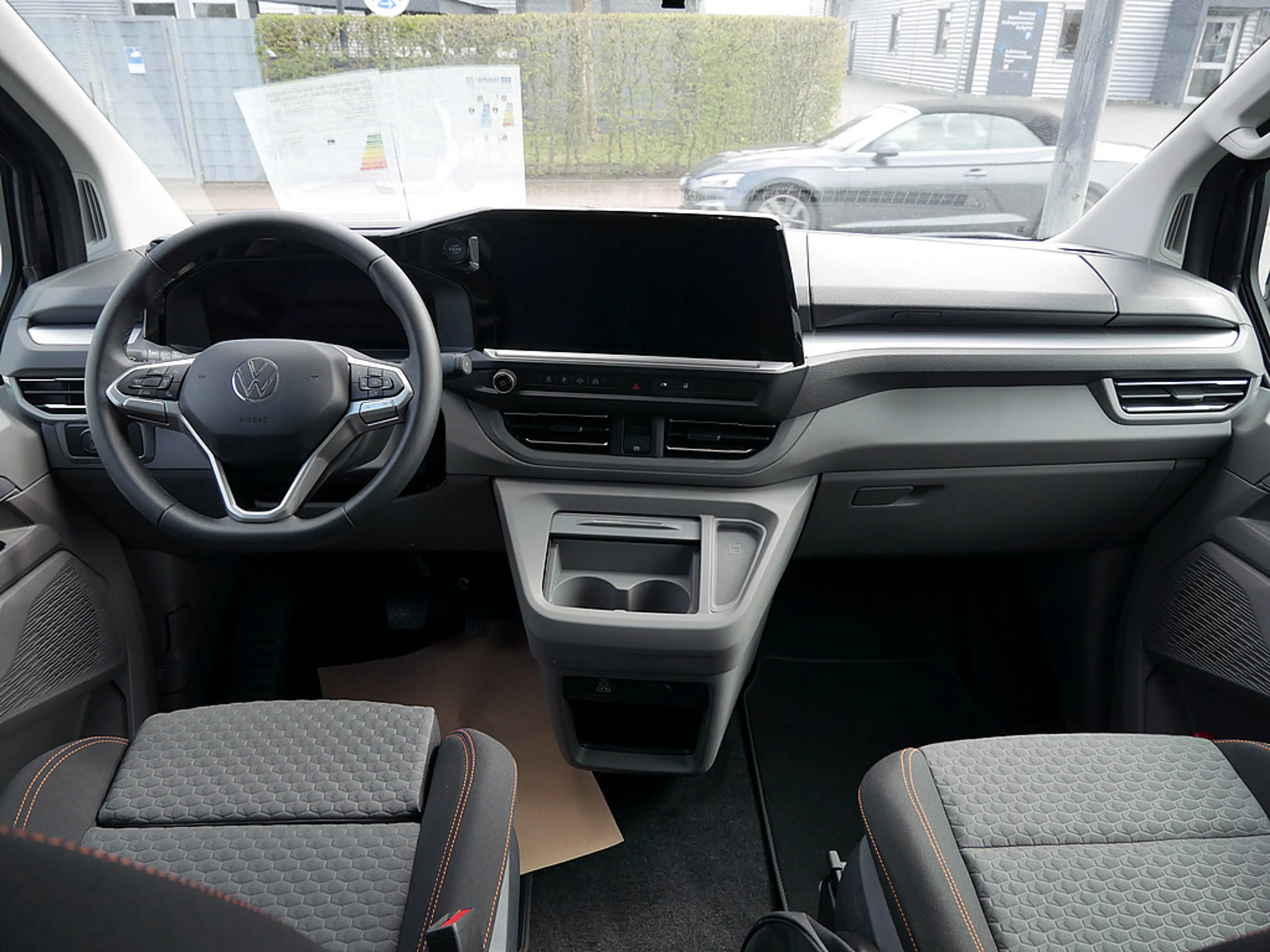 Volkswagen T7 Caravelle e-Caravelle PanAmericana BEV 160 kW — photo 14
