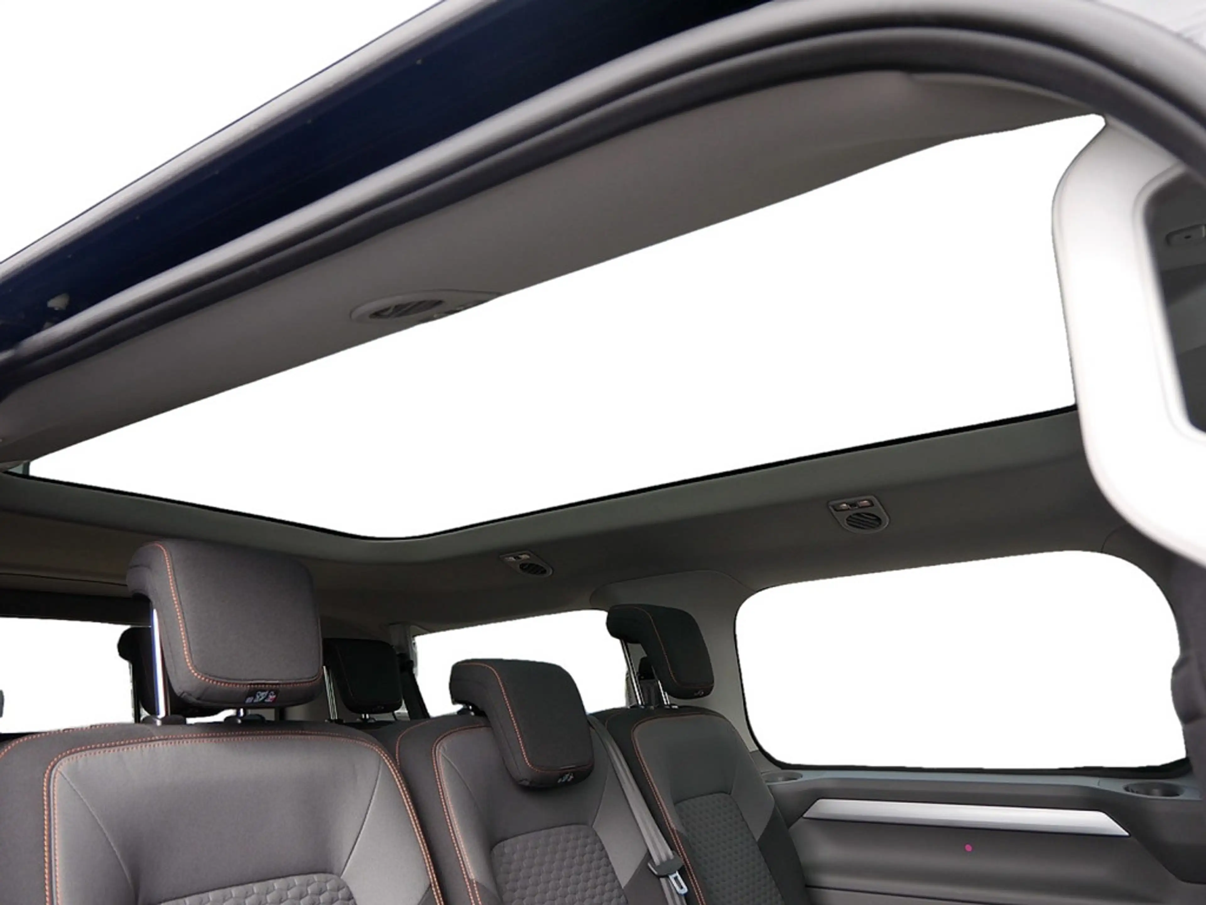 Volkswagen T7 Caravelle e-Caravelle PanAmericana BEV 160 kW — photo 13