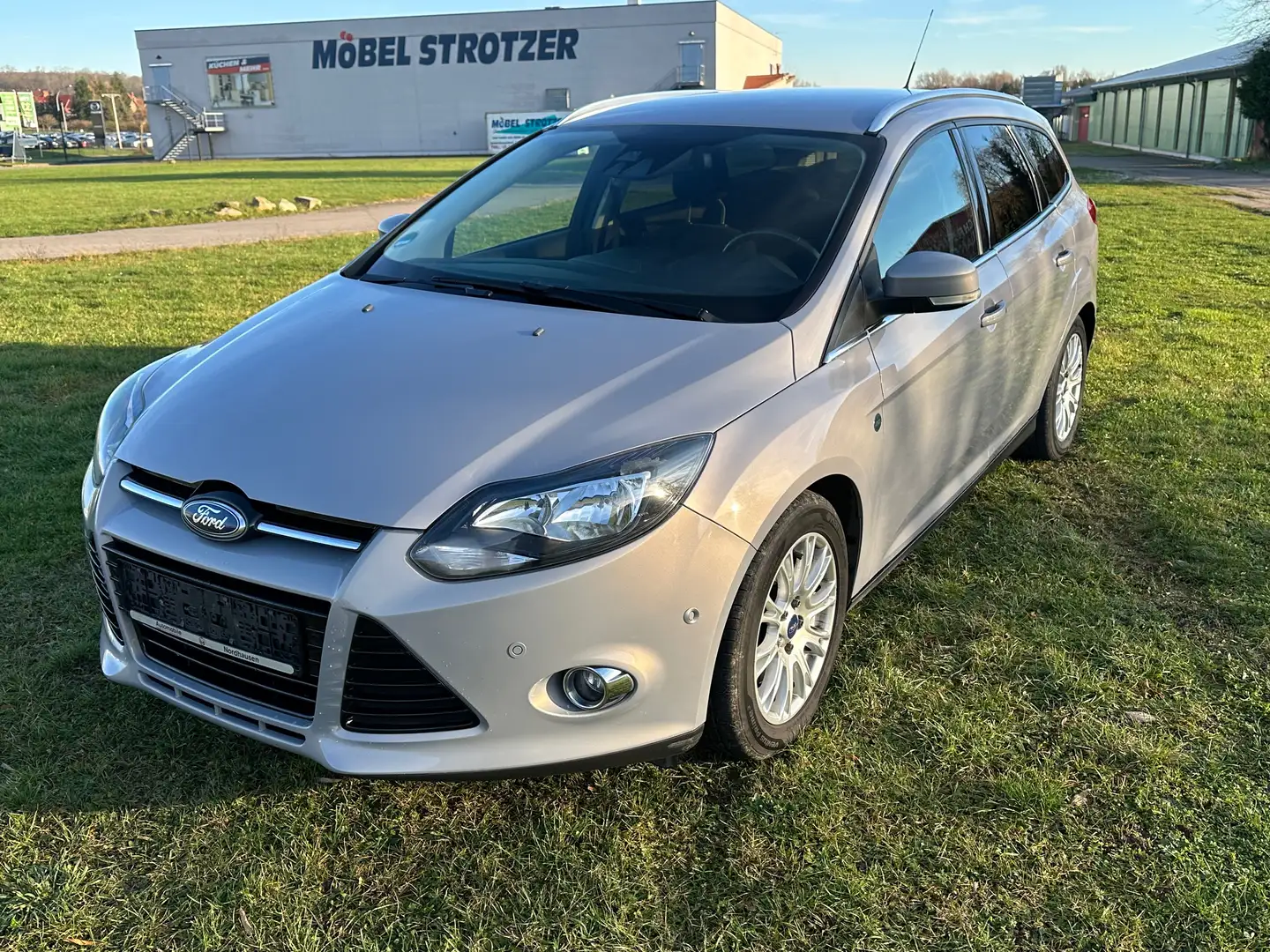 Ford Focus Titanium Gris - 1