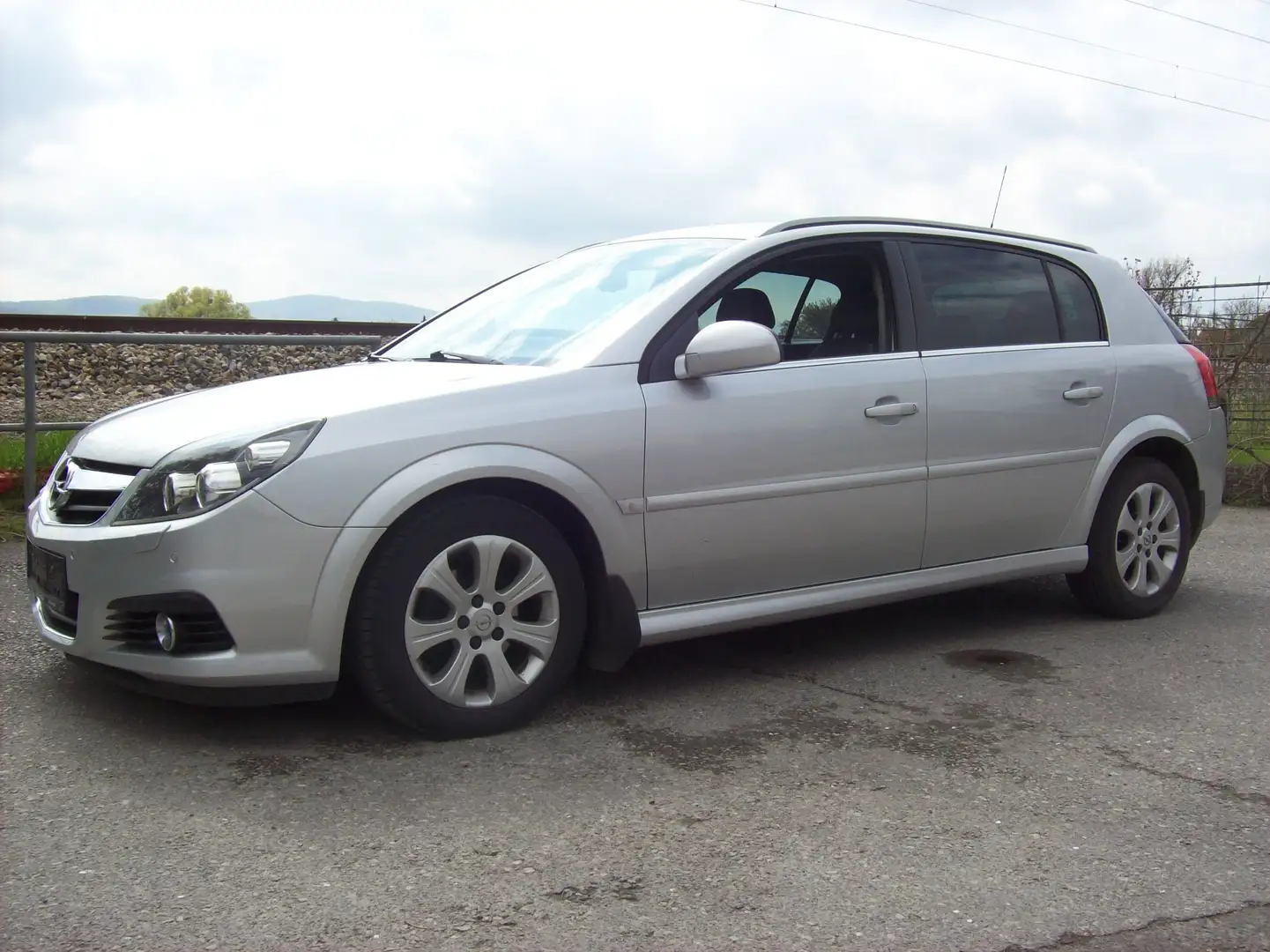 Opel Signum 1,9 CTDI First Edition KOMBI Silber - 1