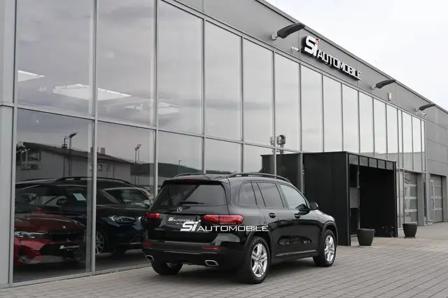 Mercedes-Benz GLB view 5