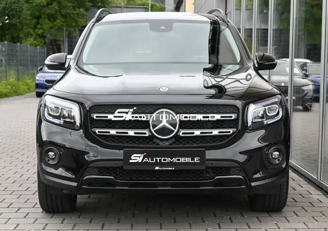 Mercedes-Benz GLB view 8