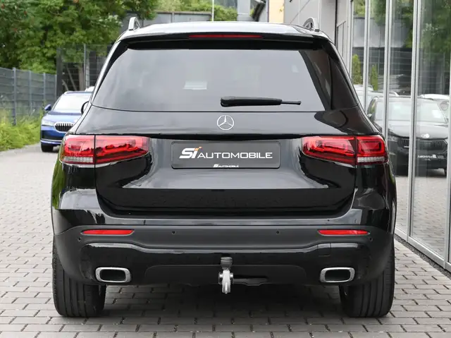 Mercedes-Benz GLB view 4