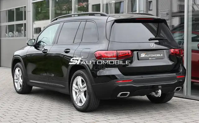 Mercedes-Benz GLB view 3