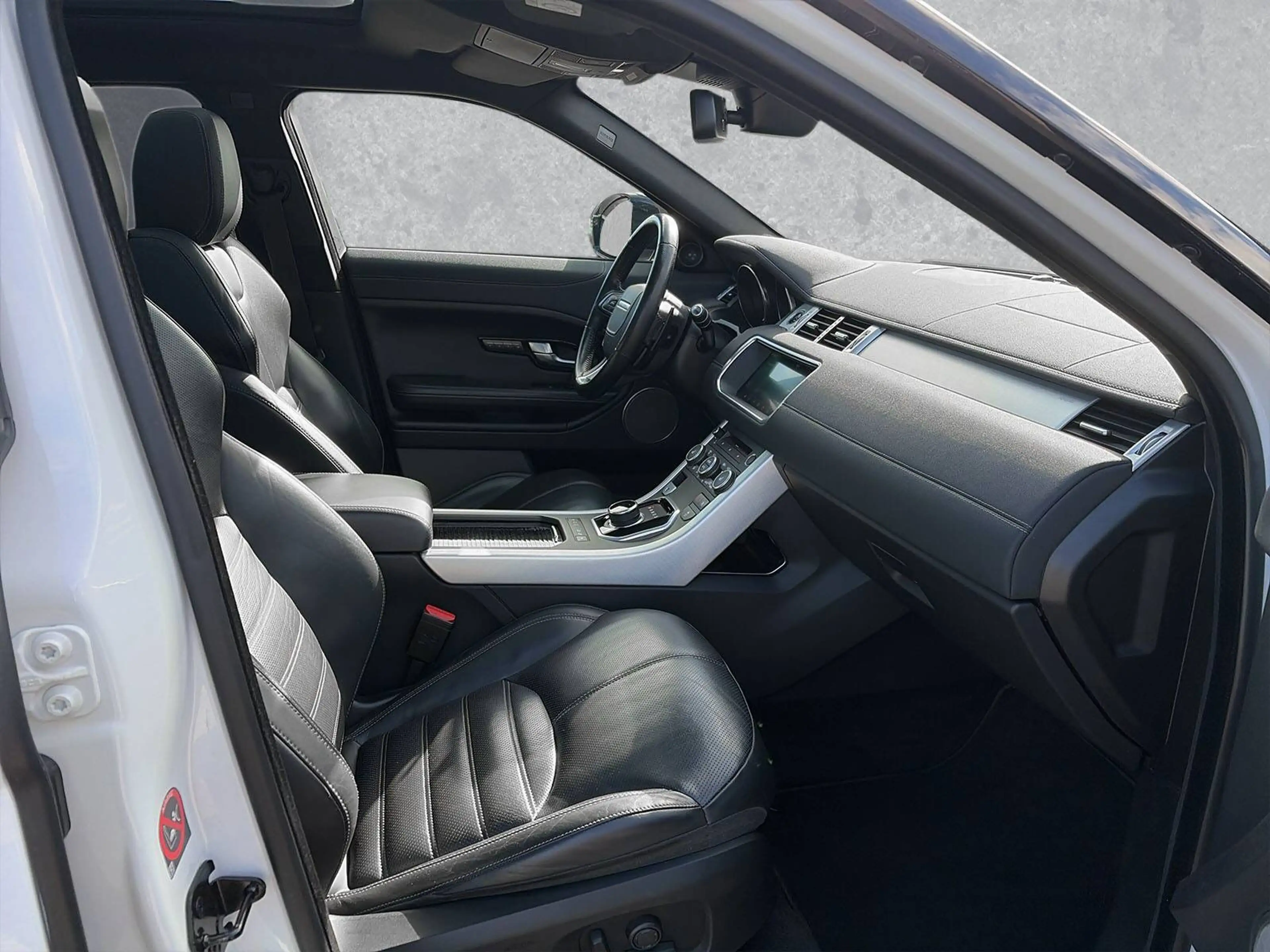 Land Rover Range Rover Evoque TD4 HSE Dynamic Panorama — photo 3