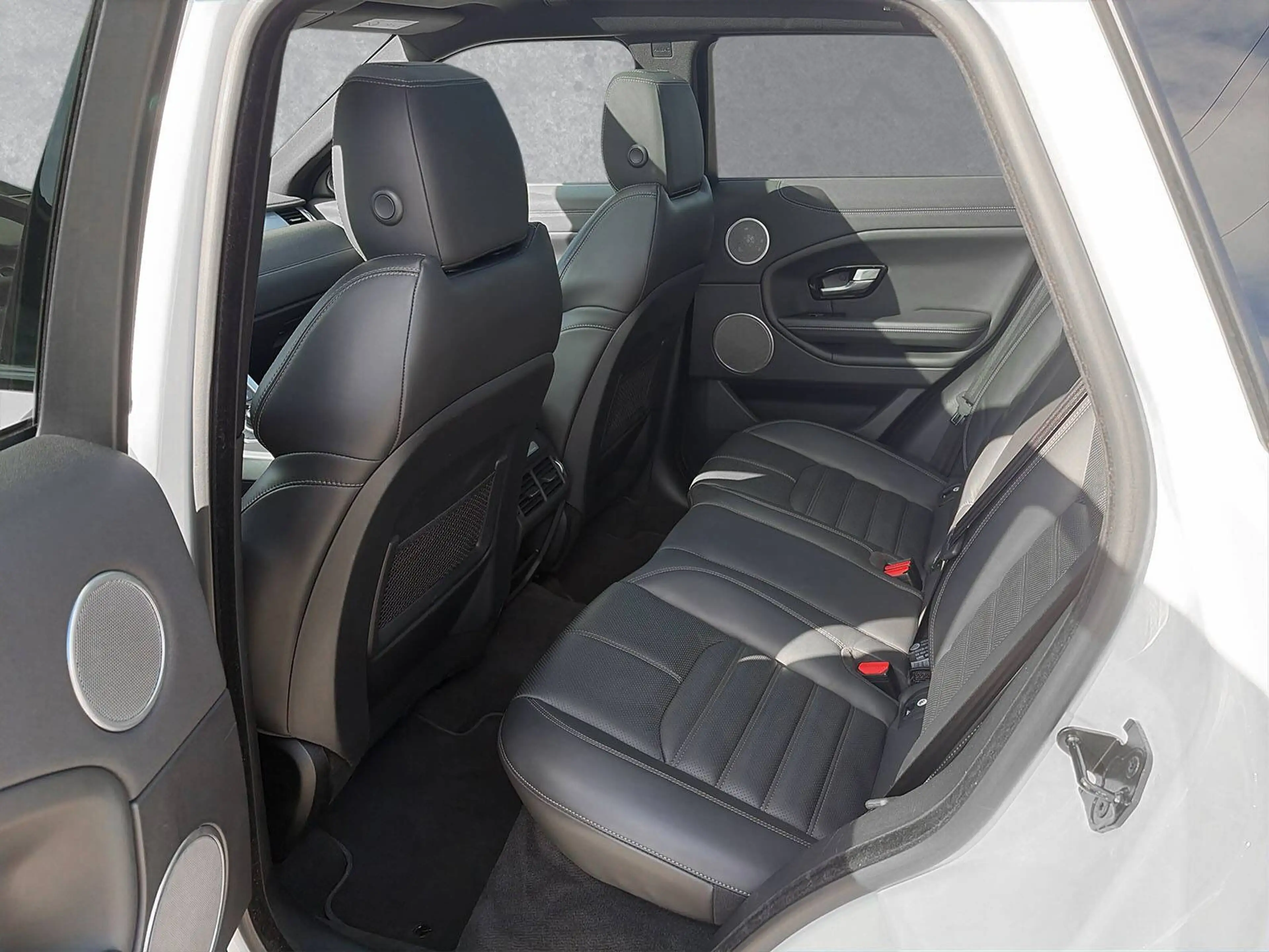 Land Rover Range Rover Evoque TD4 HSE Dynamic Panorama — photo 14