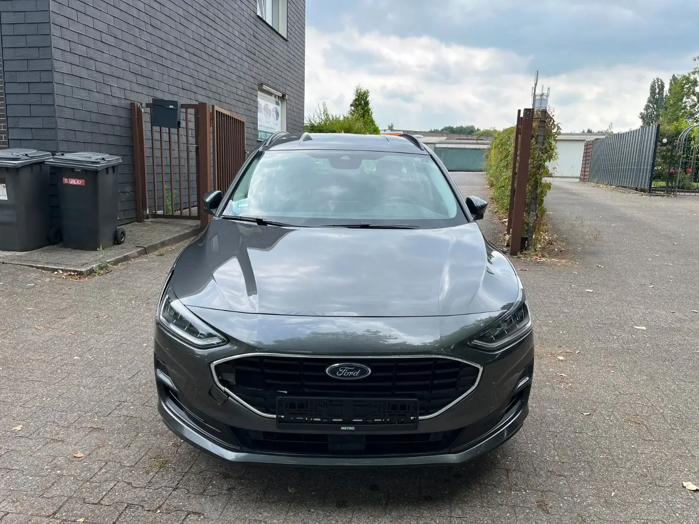 Ford Focus Turnier Cool & Connect Aut. KAM NAV LED SH Grau - 2