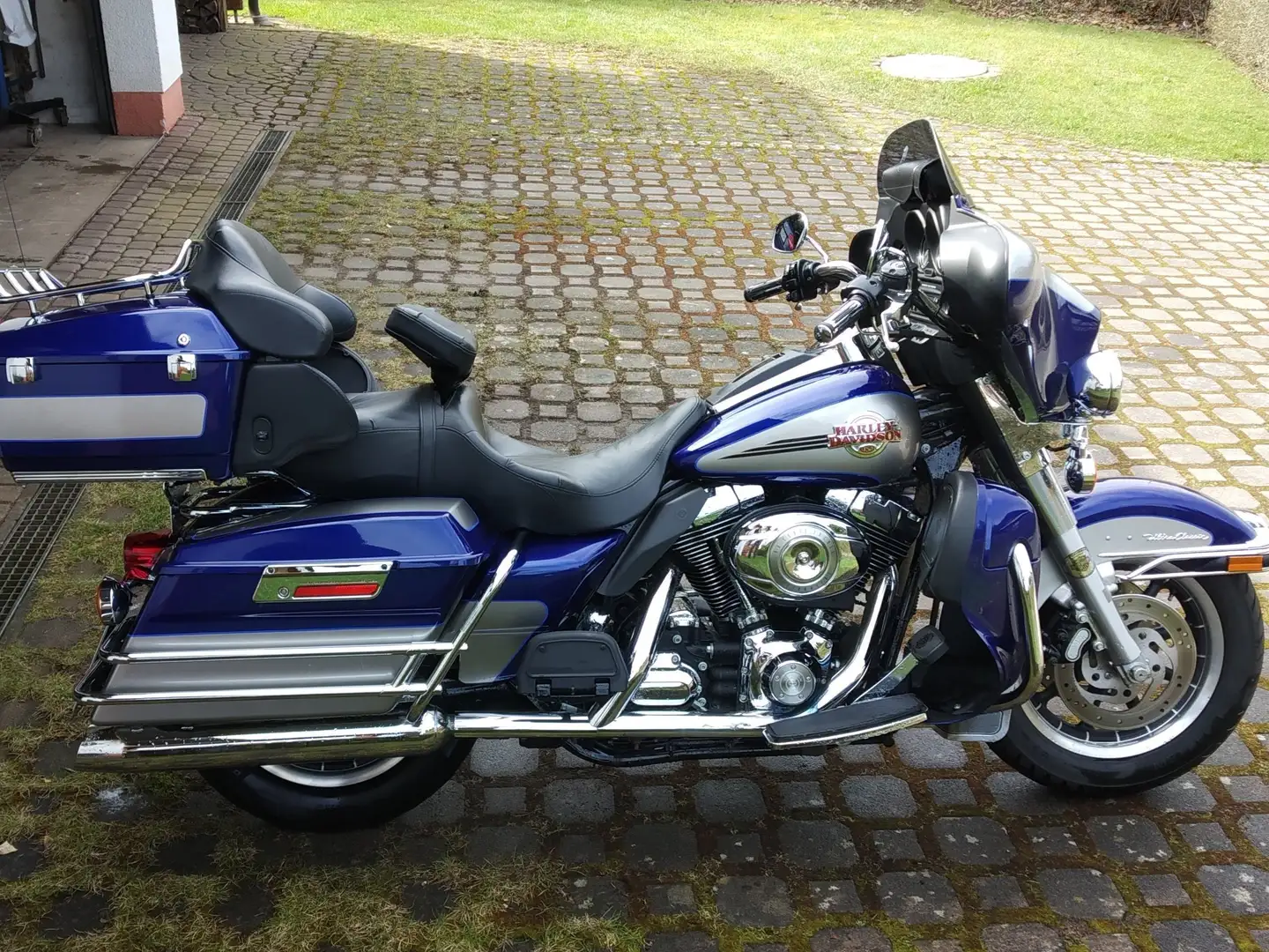 Harley-Davidson Ultra Classic FLHTCU Ultra Classic Elektra Gliede Blue - 1