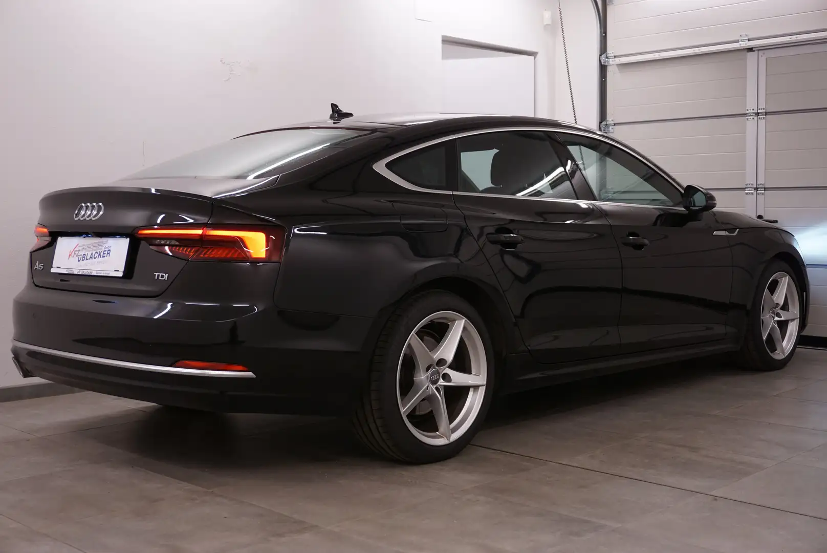 Audi A5 3.0 TDI Sport S-tronic // TOP Ausstattung // Schwarz - 2