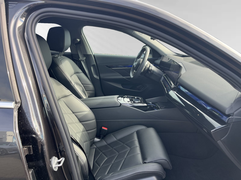 BMW 540 d xDrive Touring Panorama|Head-Up|DAProf.|H/K — photo 8