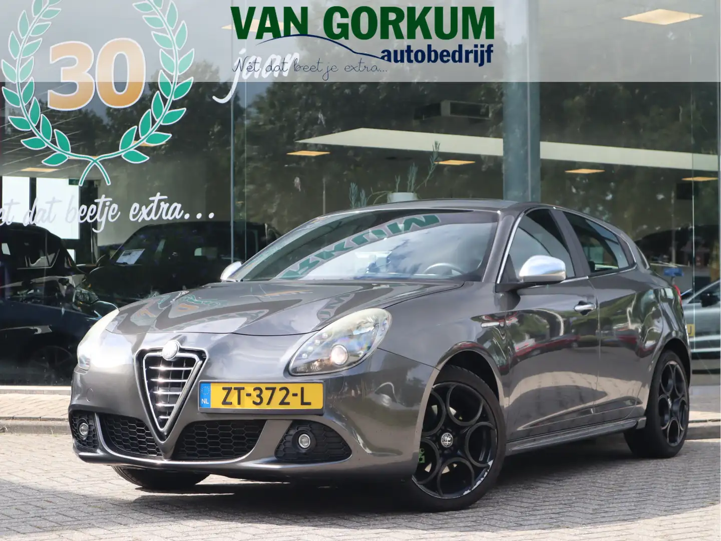 Alfa Romeo Giulietta 1.4 T Distinctive Grijs - 1