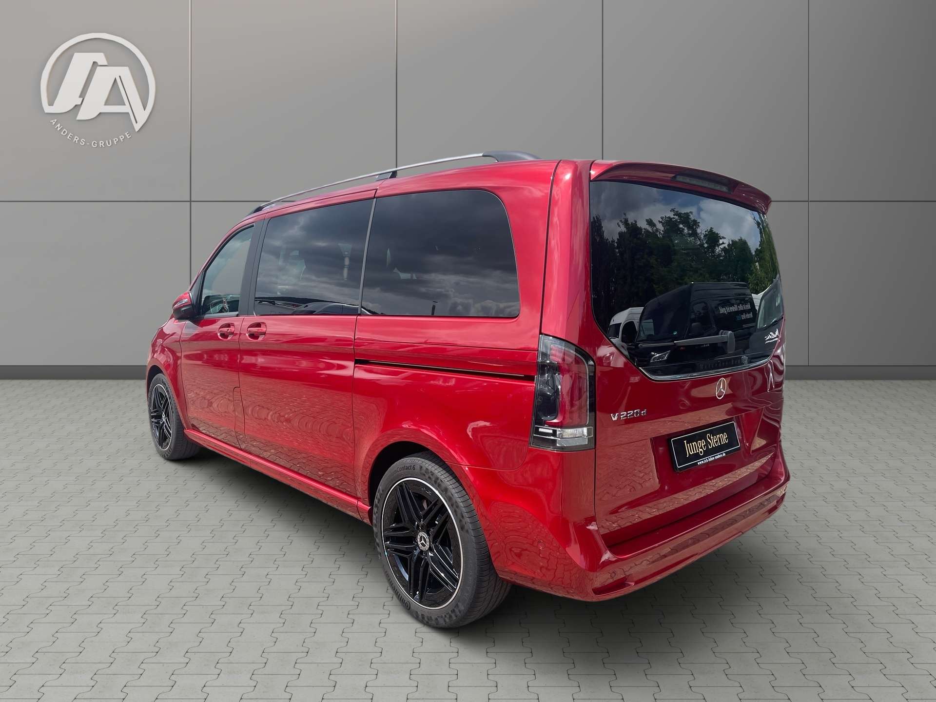 Mercedes-Benz V 220