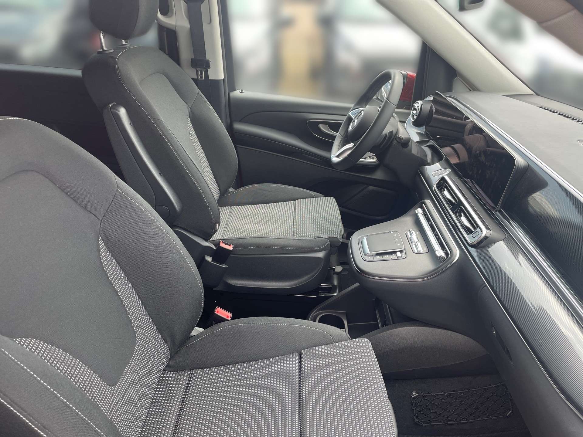 Mercedes-Benz V 220