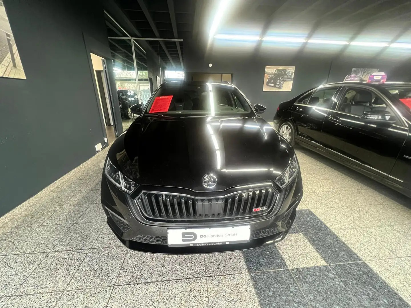 Skoda Octavia RS Plus Schwarz - 2