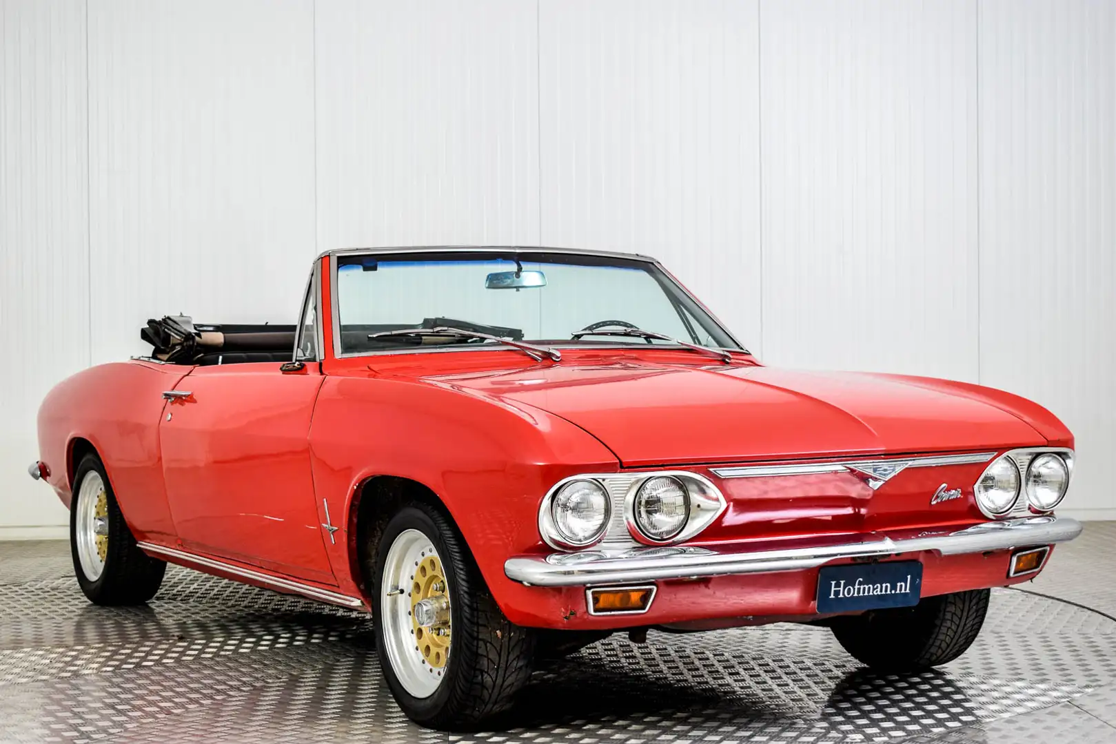 Chevrolet Corvair cabrio . Rouge - 2