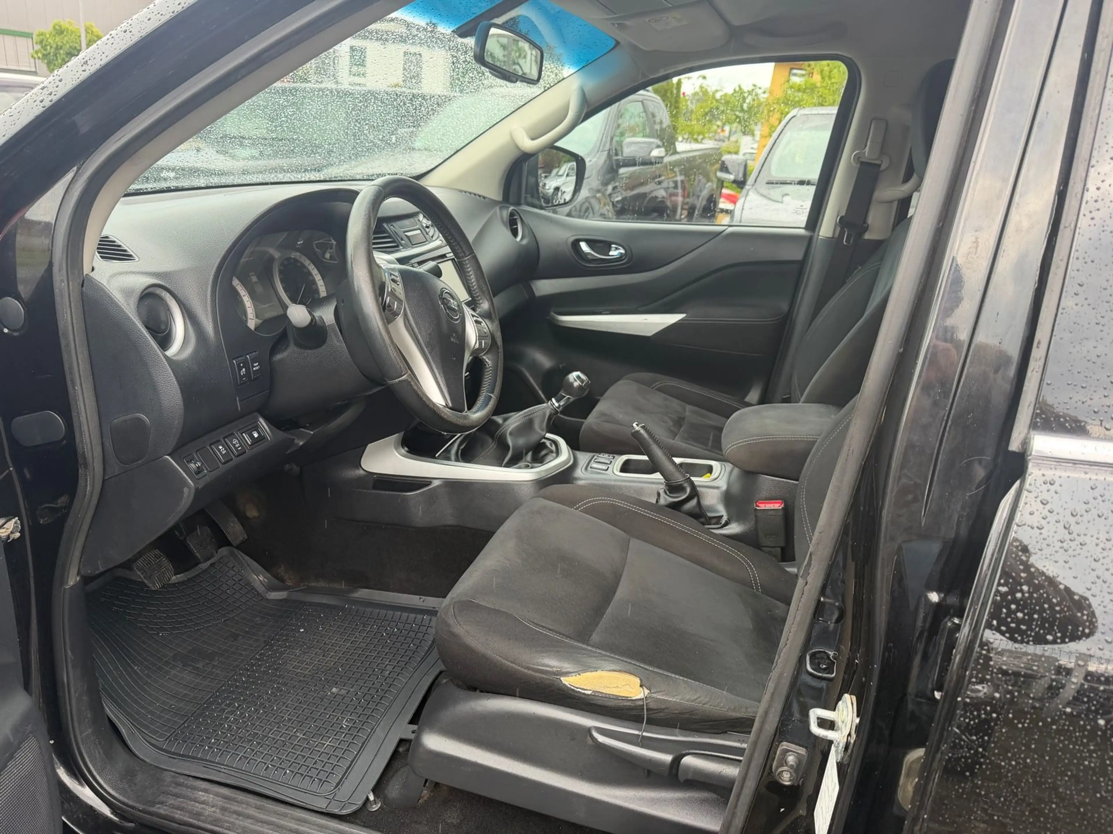 Nissan Navara NP300 N-Connecta Double Cab 4x4 — photo 13