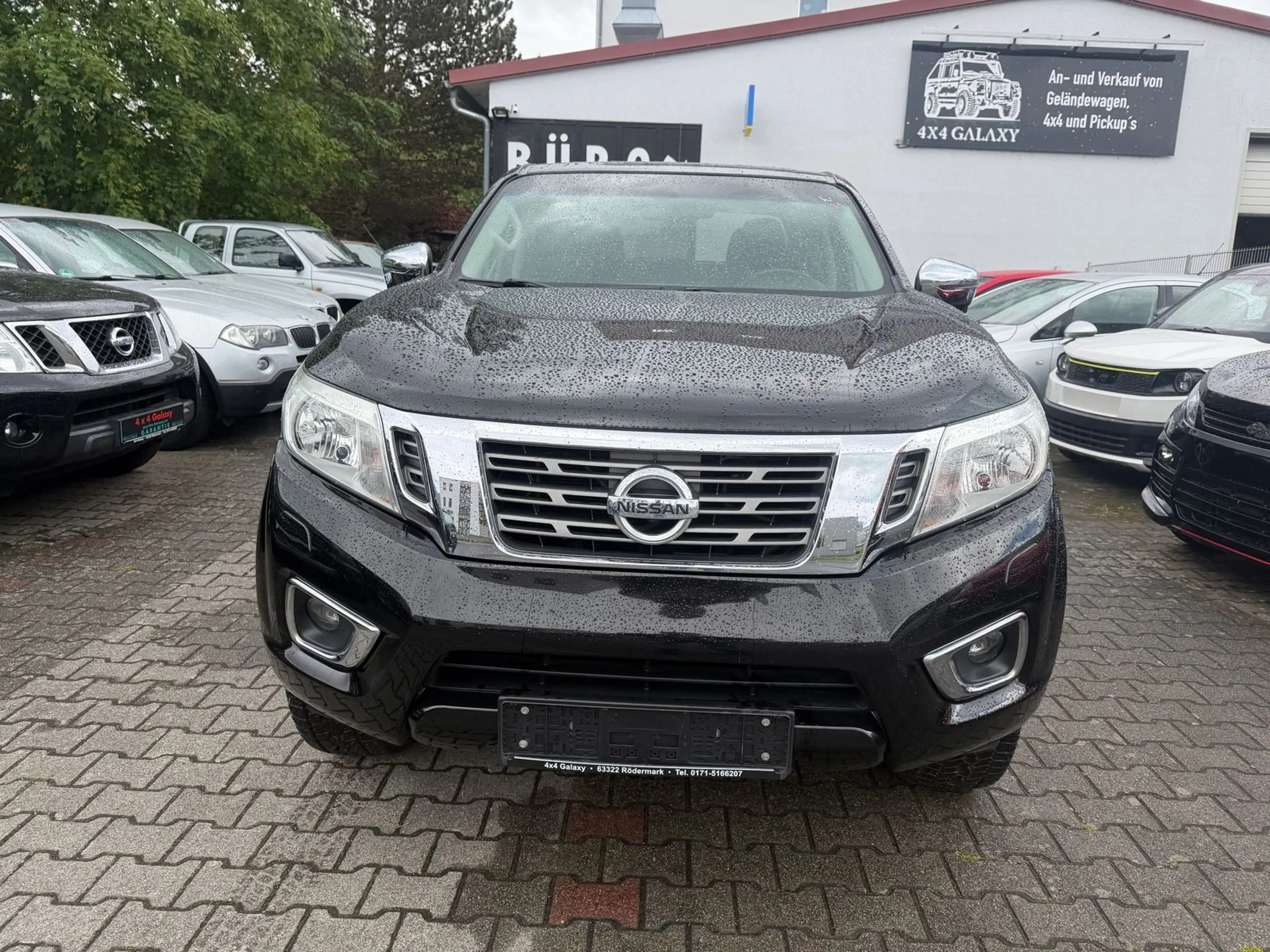 Nissan Navara NP300 N-Connecta Double Cab 4x4 — photo 2