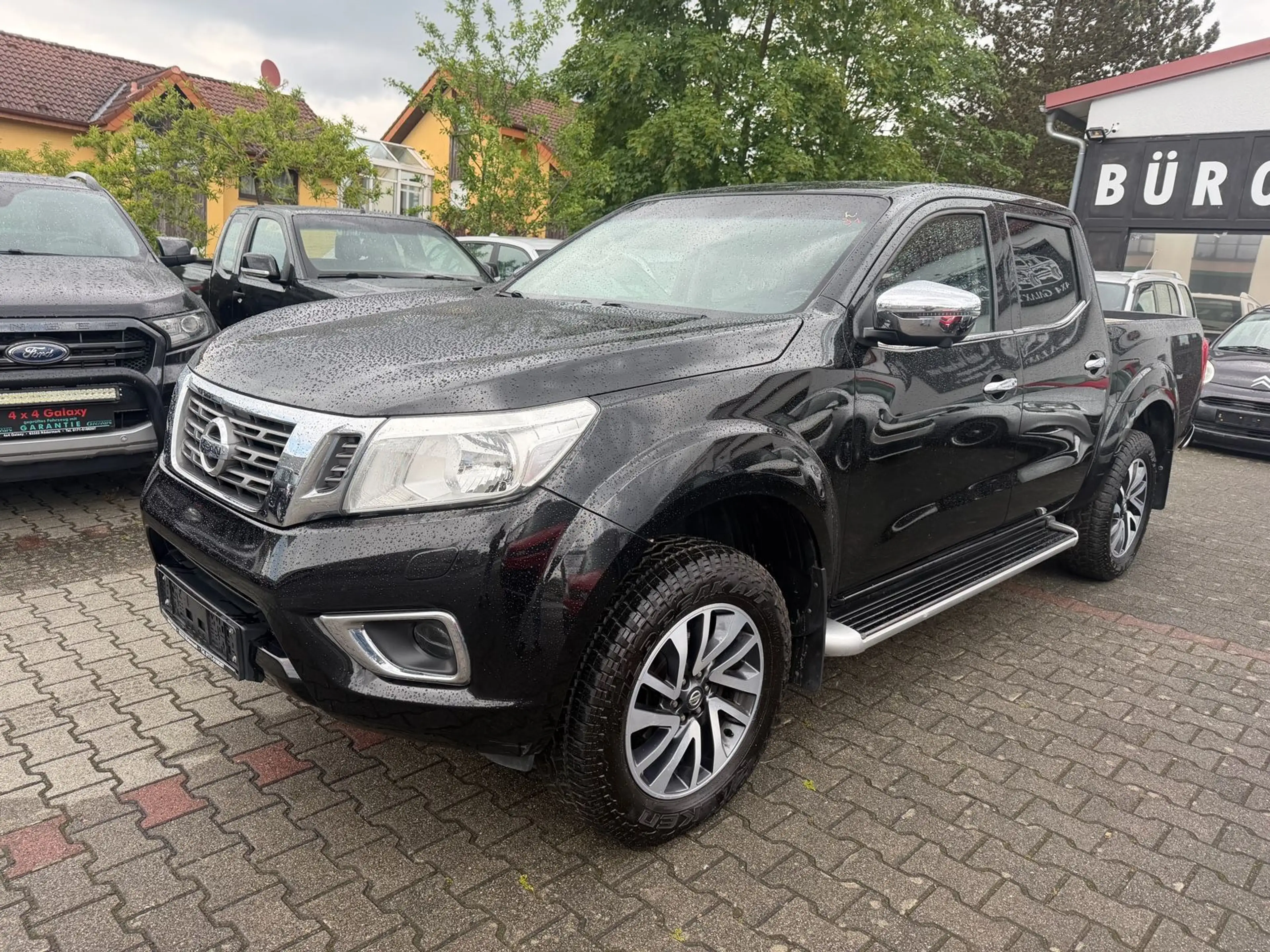 Nissan Navara NP300 N-Connecta Double Cab 4x4 — photo 3