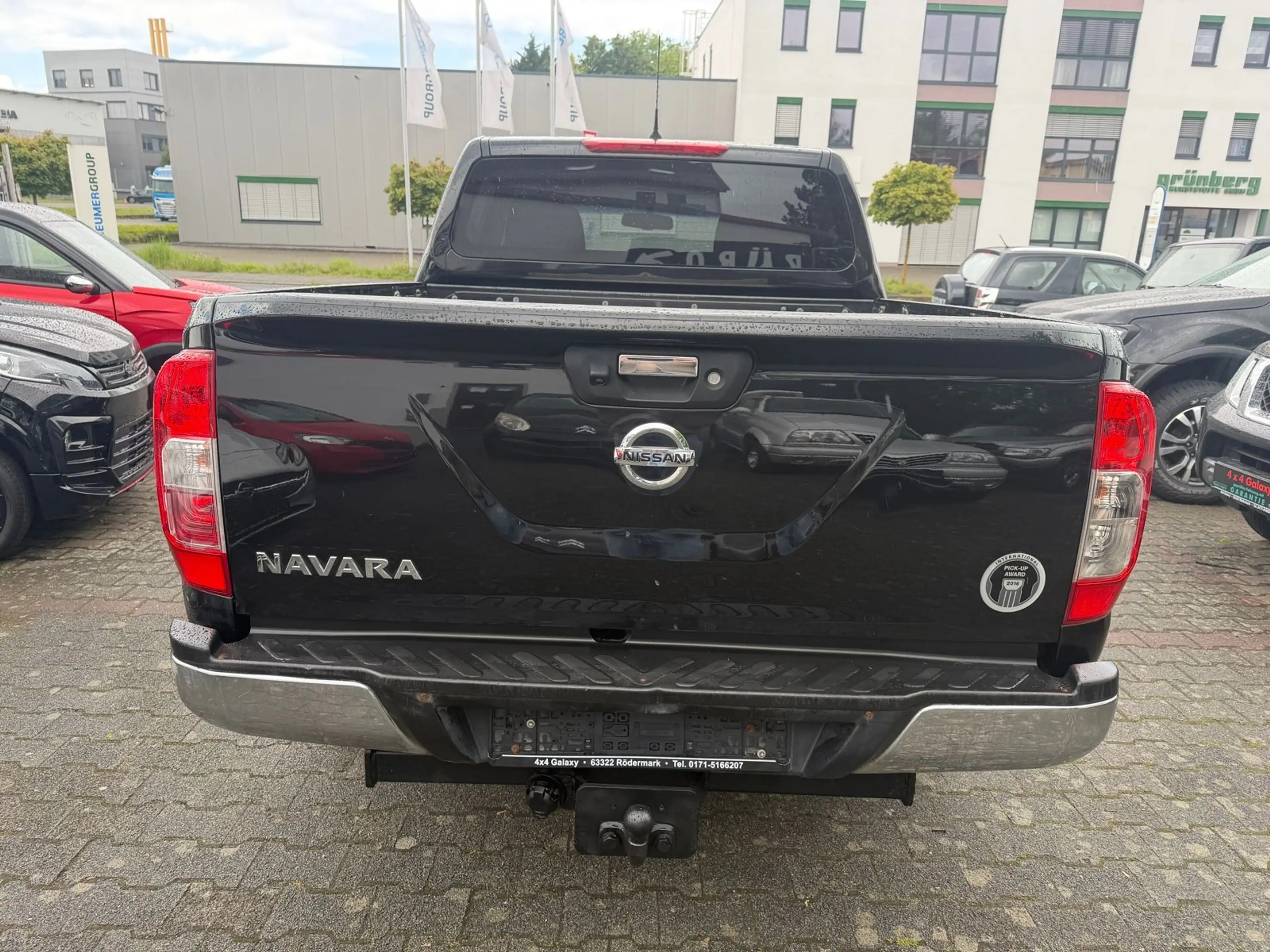 Nissan Navara NP300 N-Connecta Double Cab 4x4 — photo 6