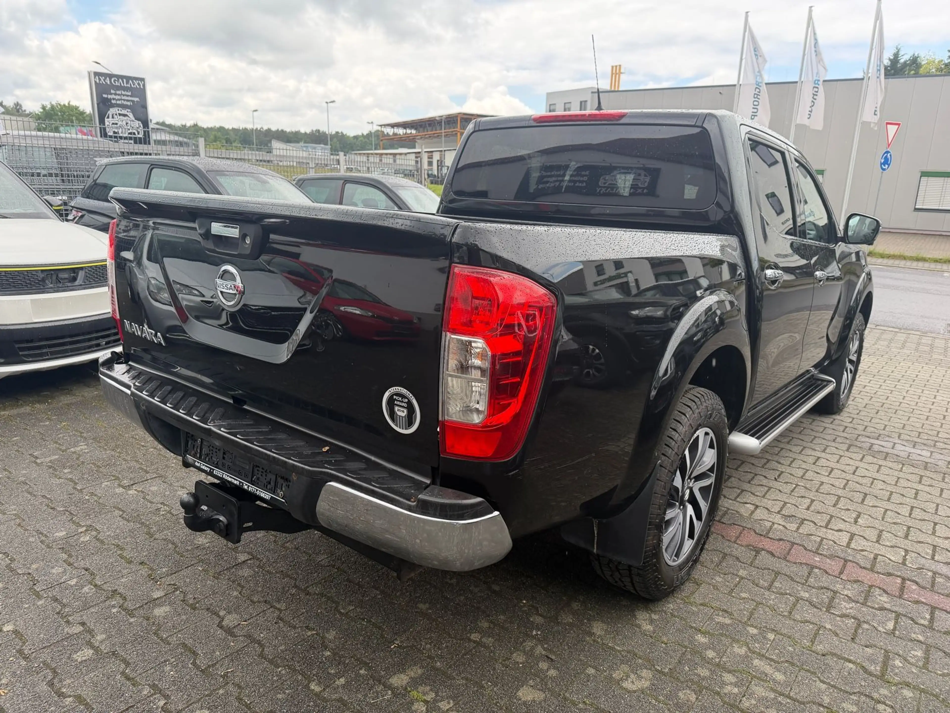 Nissan Navara NP300 N-Connecta Double Cab 4x4 — photo 8