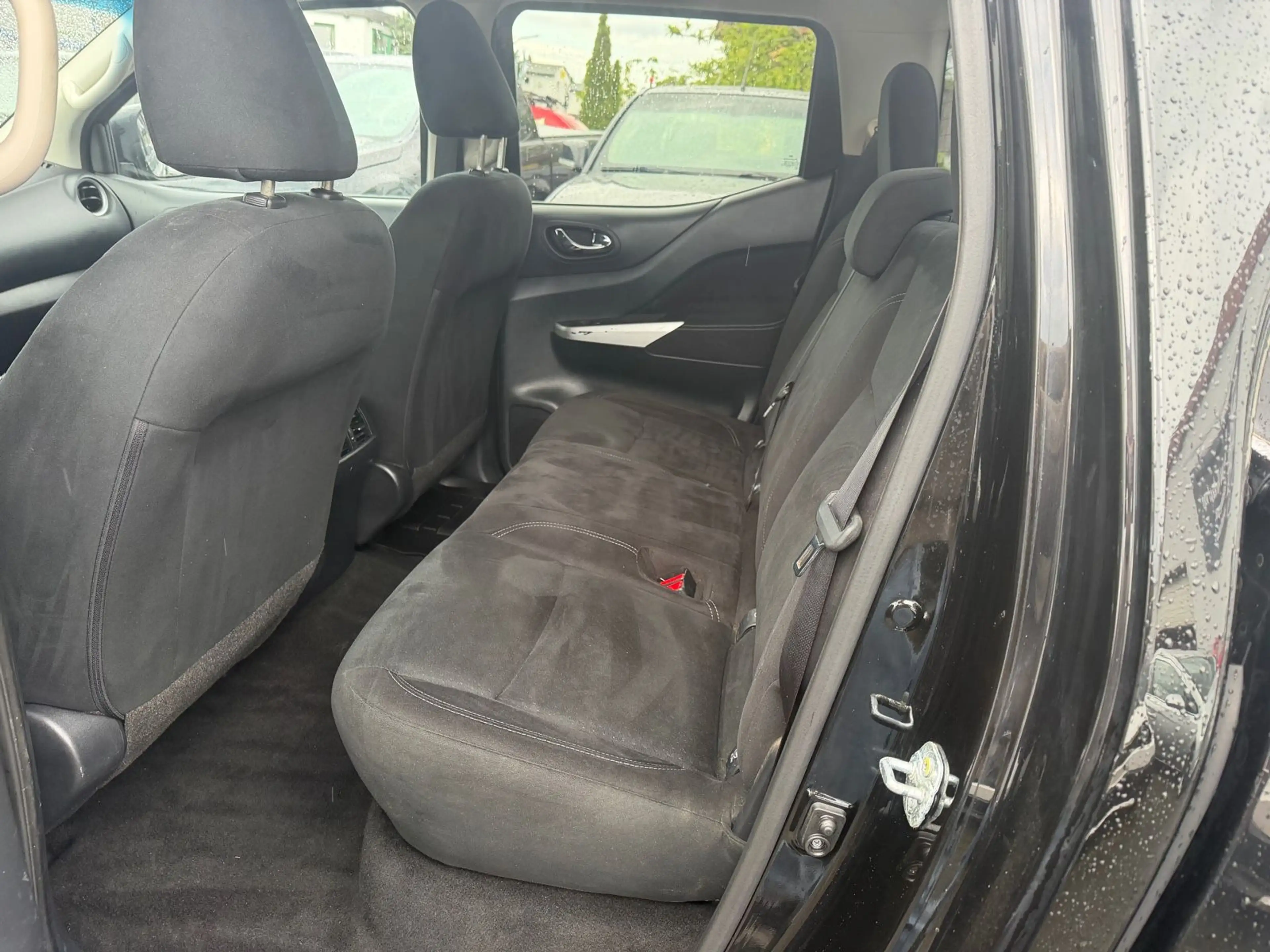Nissan Navara NP300 N-Connecta Double Cab 4x4 — photo 12