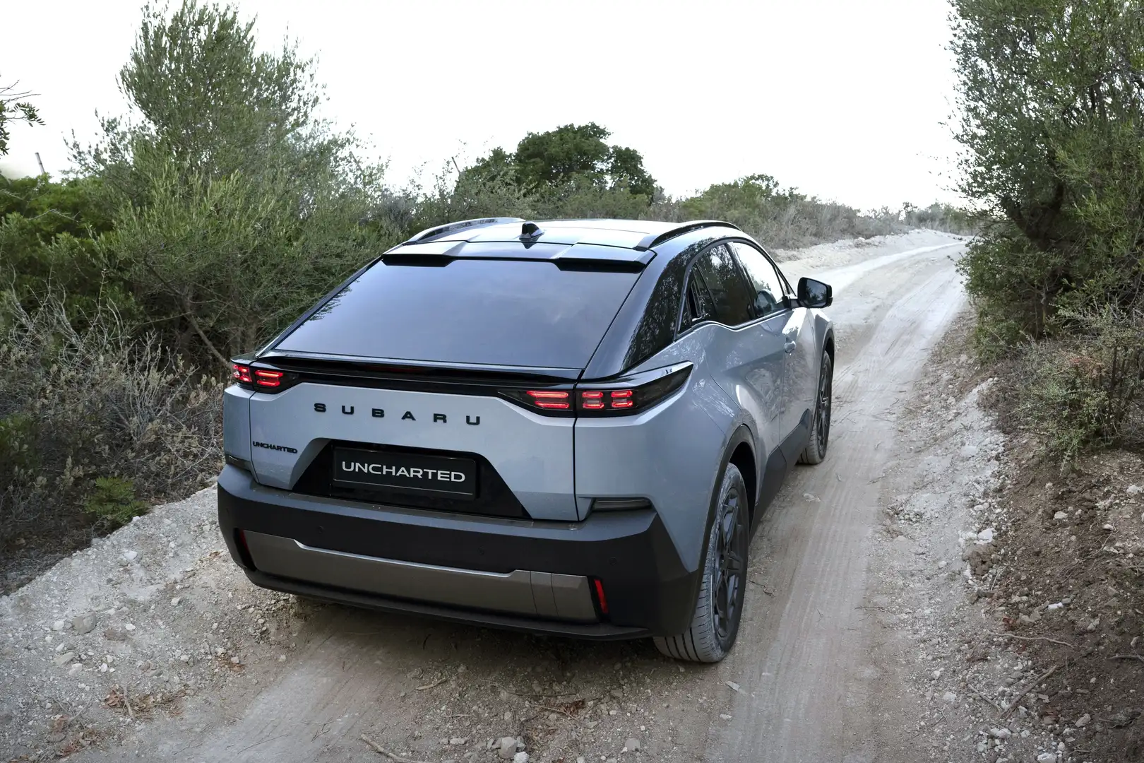 Subaru Sonstige UNCHARTED 77 ACTIVE*10 J.GARANTIE*585KM REICHWEITE Grau - 2