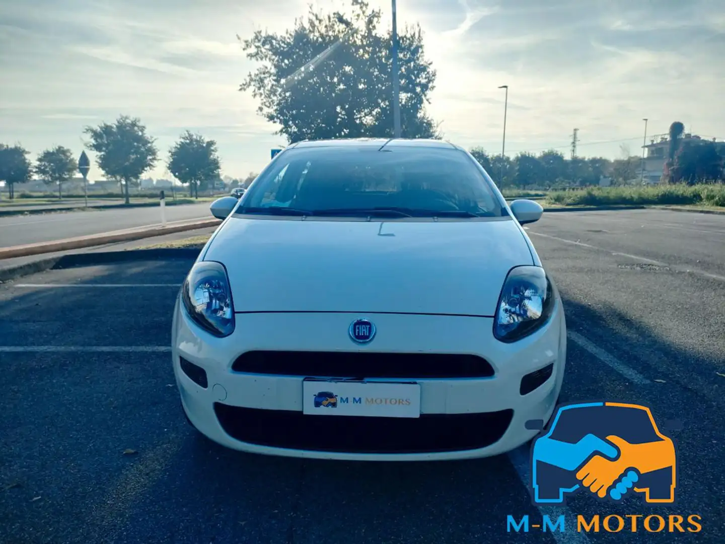 Fiat Punto 1.4 8V 5 porte Natural Power Blanc - 2
