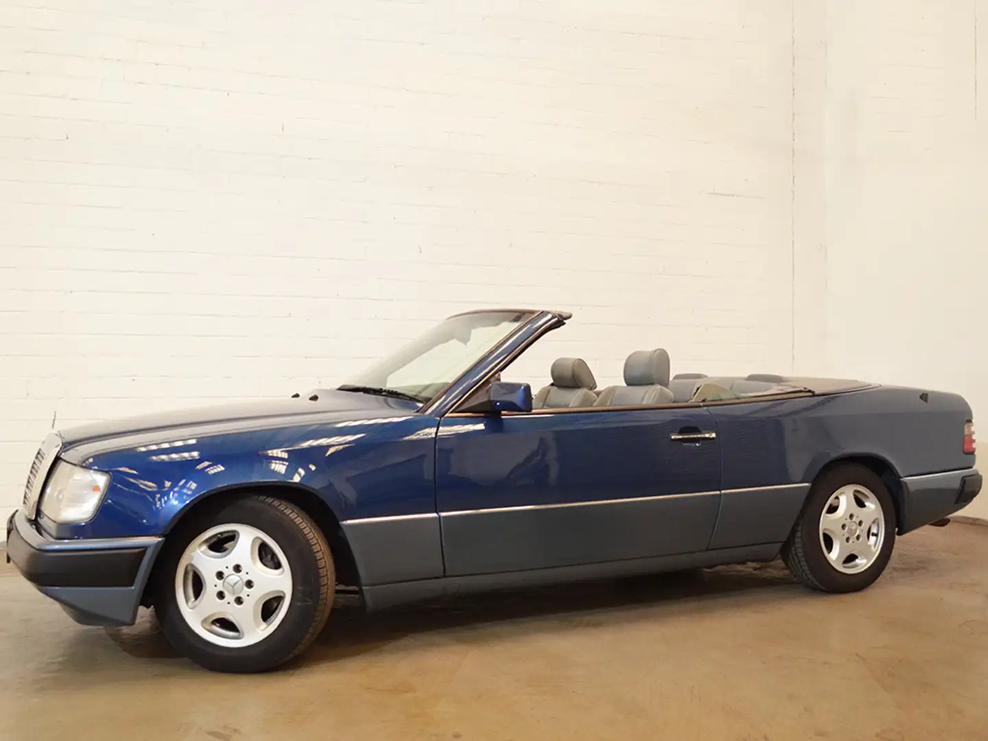 Mercedes-Benz 300 CE-24V Cabrio Albastru - 2