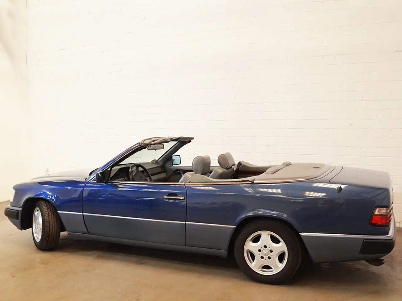 Mercedes-Benz 300 CE-24V Cabrio, foto 3