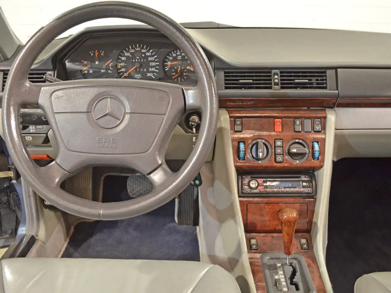 Mercedes-Benz 300 CE-24V Cabrio, foto 12