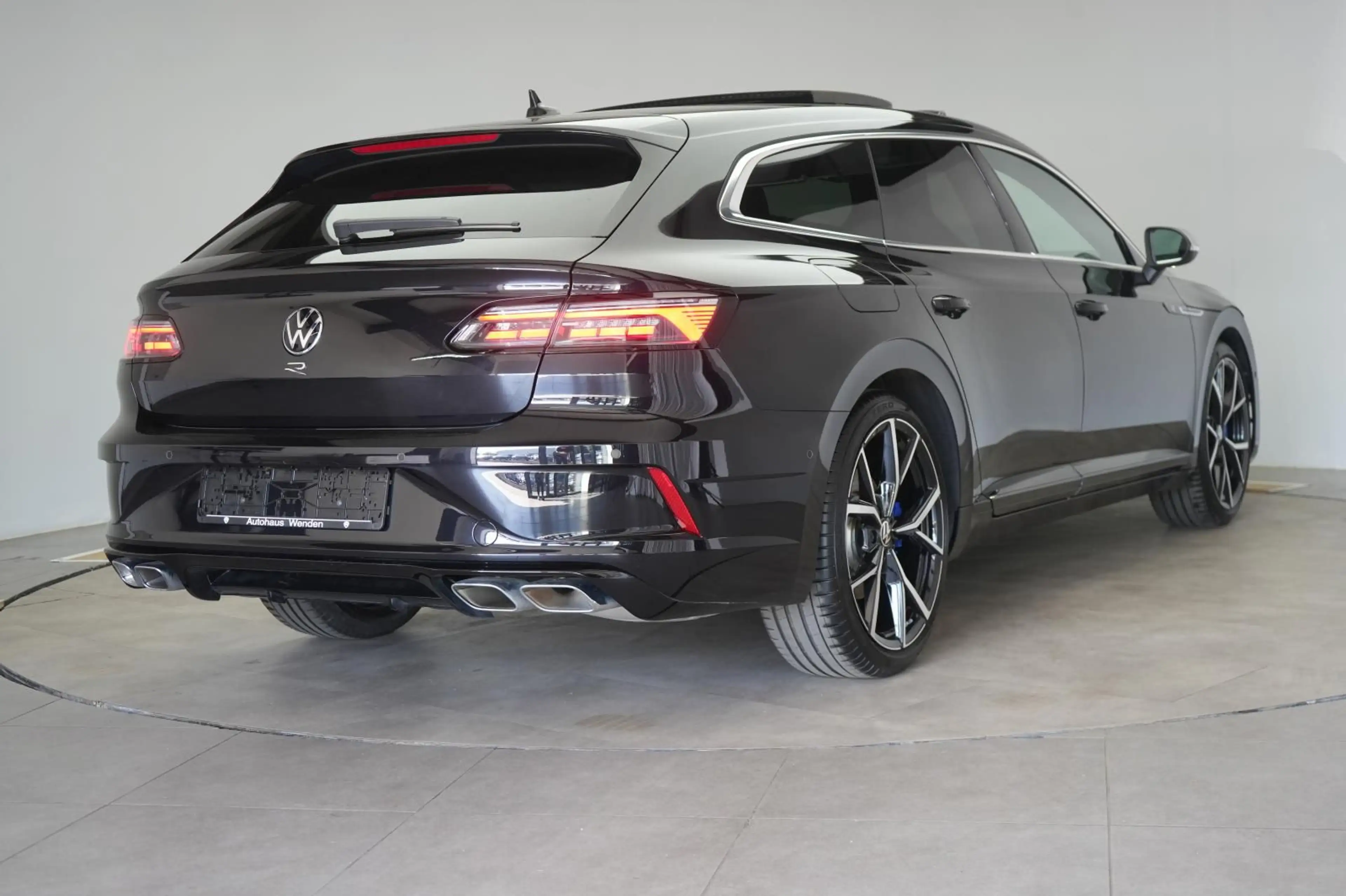 Volkswagen Arteon Shooting Brake R 2.0 TSI 4Motion Leder/AC — photo 4