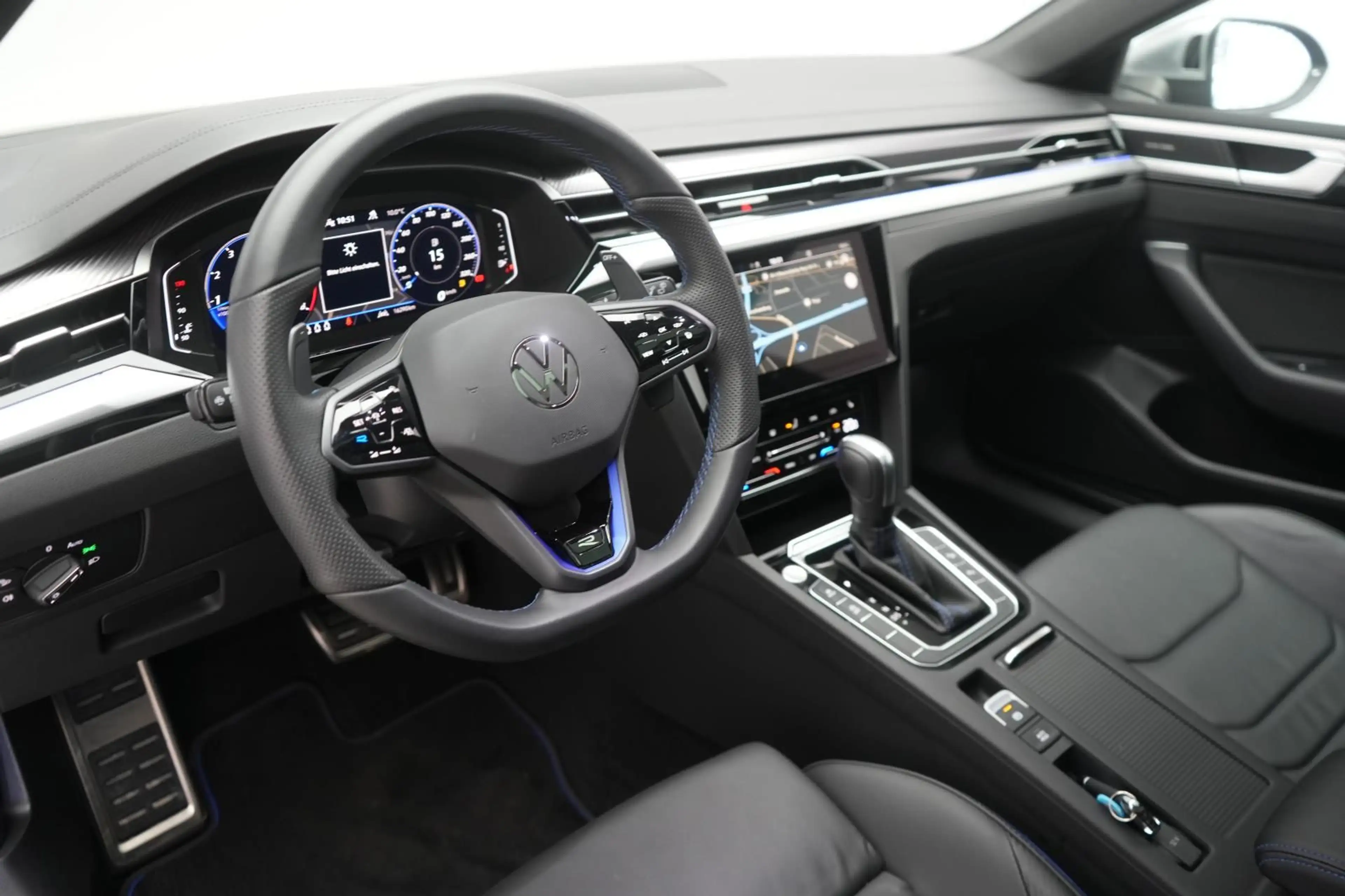 Volkswagen Arteon Shooting Brake R 2.0 TSI 4Motion Leder/AC — photo 12