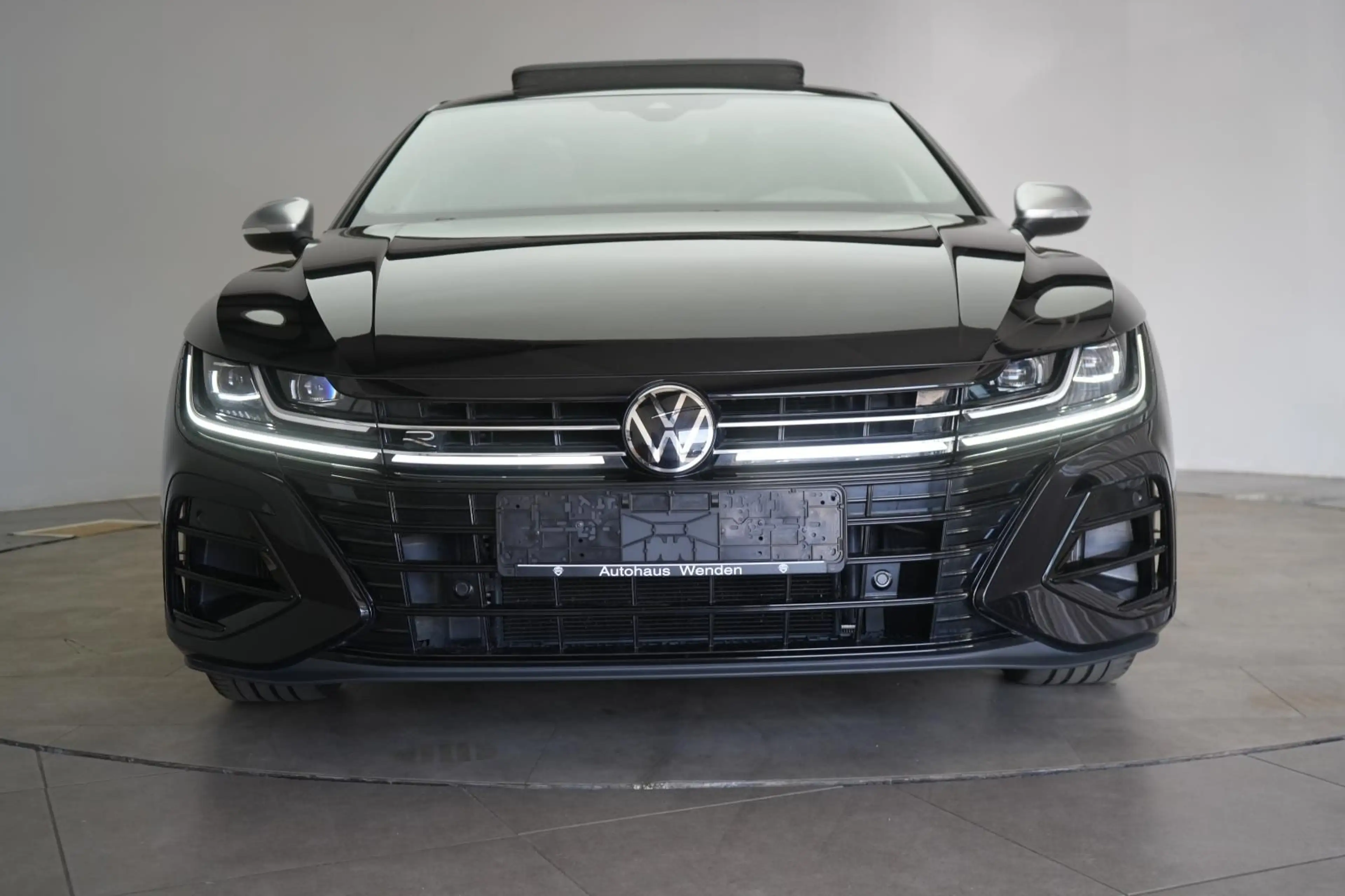 Volkswagen Arteon Shooting Brake R 2.0 TSI 4Motion Leder/AC — photo 2