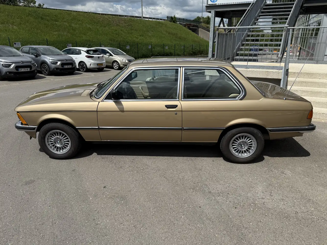 BMW 318 Serie 3 E21 318i, foto 8