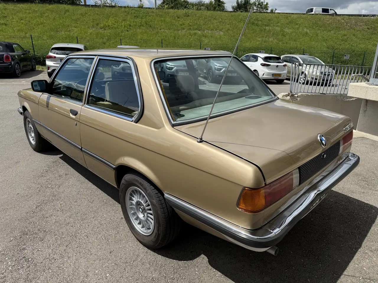 BMW 318 Serie 3 E21 318i, foto 7