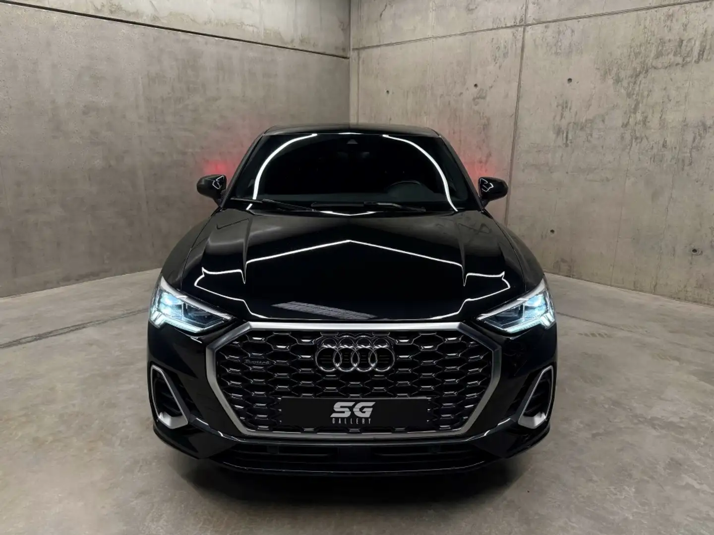 Audi Q3 Sportback 35 TDI S line quattro S tronic Zwart - 2