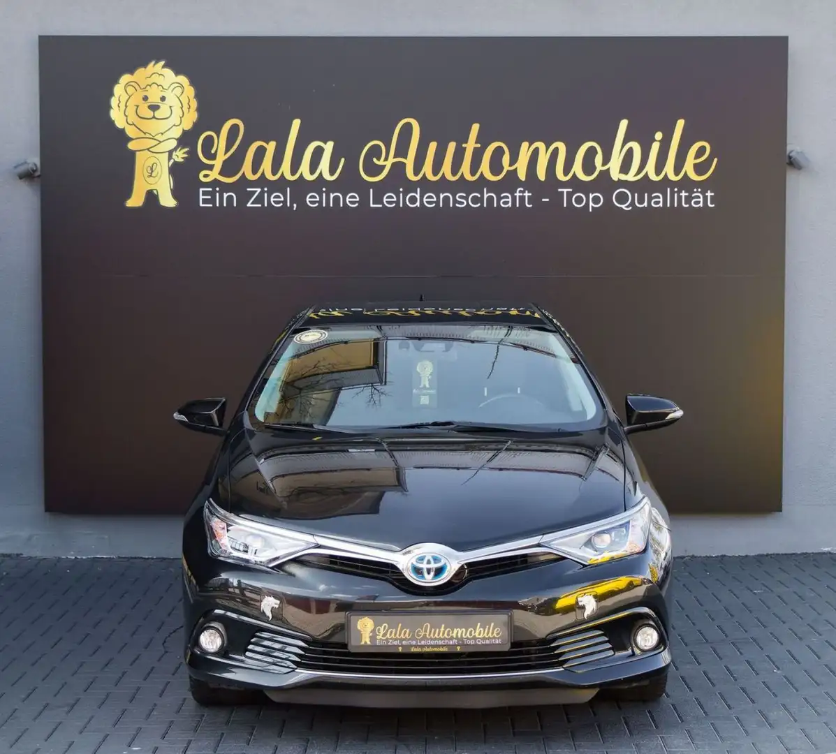Toyota Auris 1.8 Hybrid TEMPOMAT KLIMA NAVI RADI Schwarz - 2