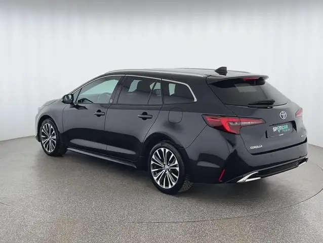 Toyota Corolla view 5