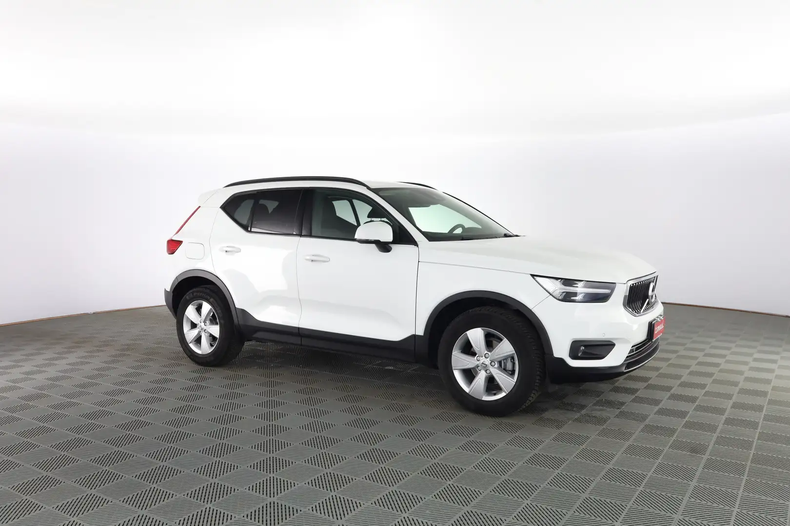 Volvo XC40 D3 Geartronic Base/Momentum Core Bianco - 2