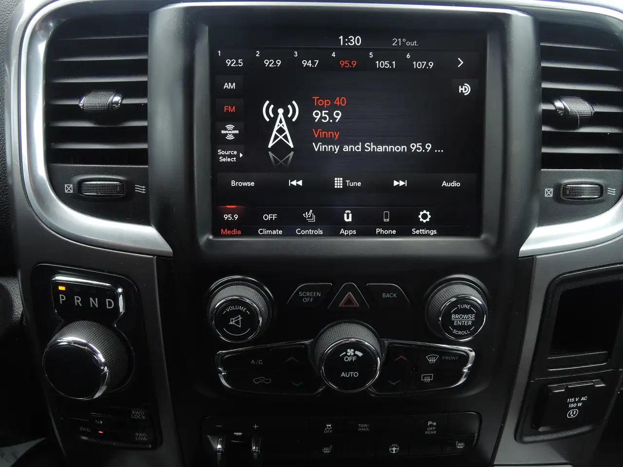 RAM 1500 снимка RAM 1500