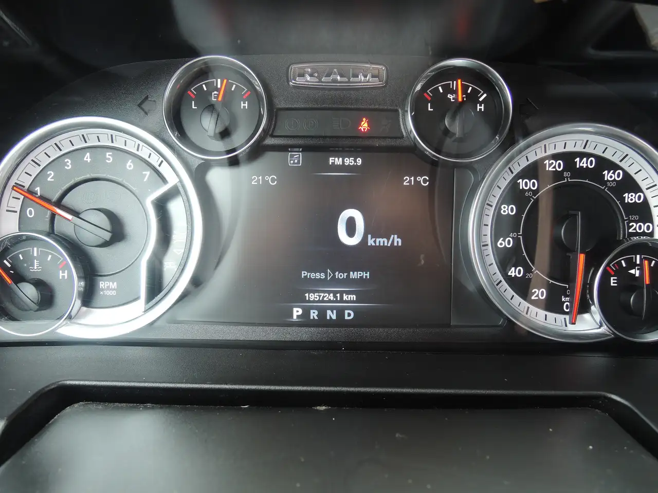 RAM 1500 снимка RAM 1500