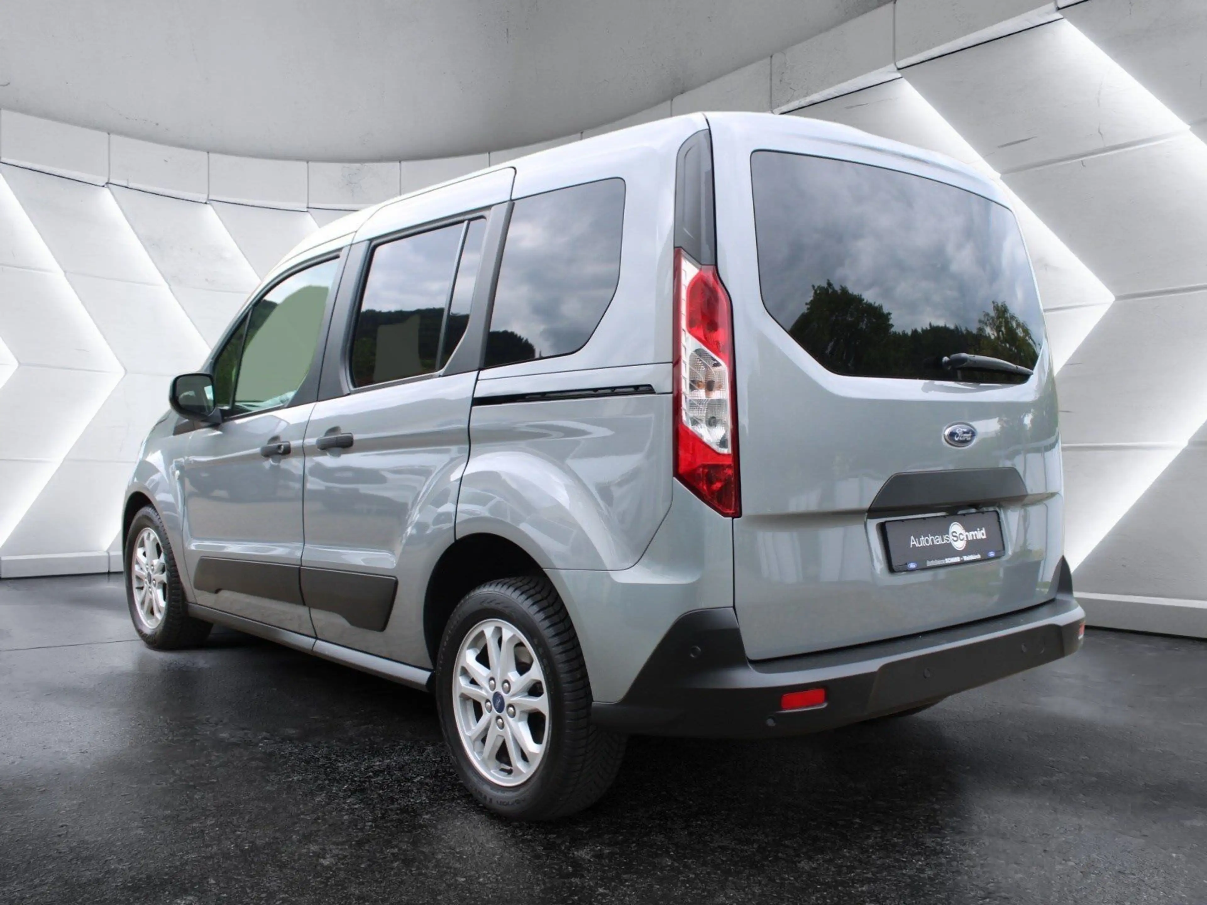 Ford Tourneo Connect Trend — photo 3