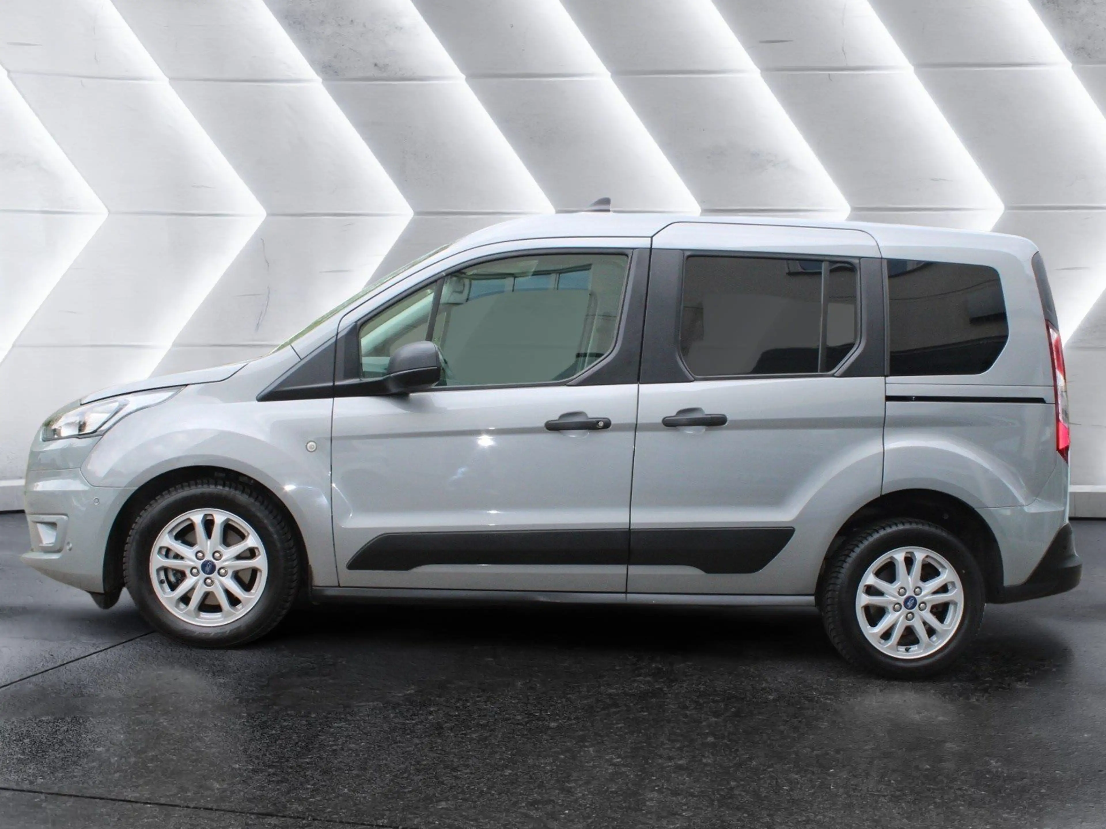 Ford Tourneo Connect Trend — photo 2