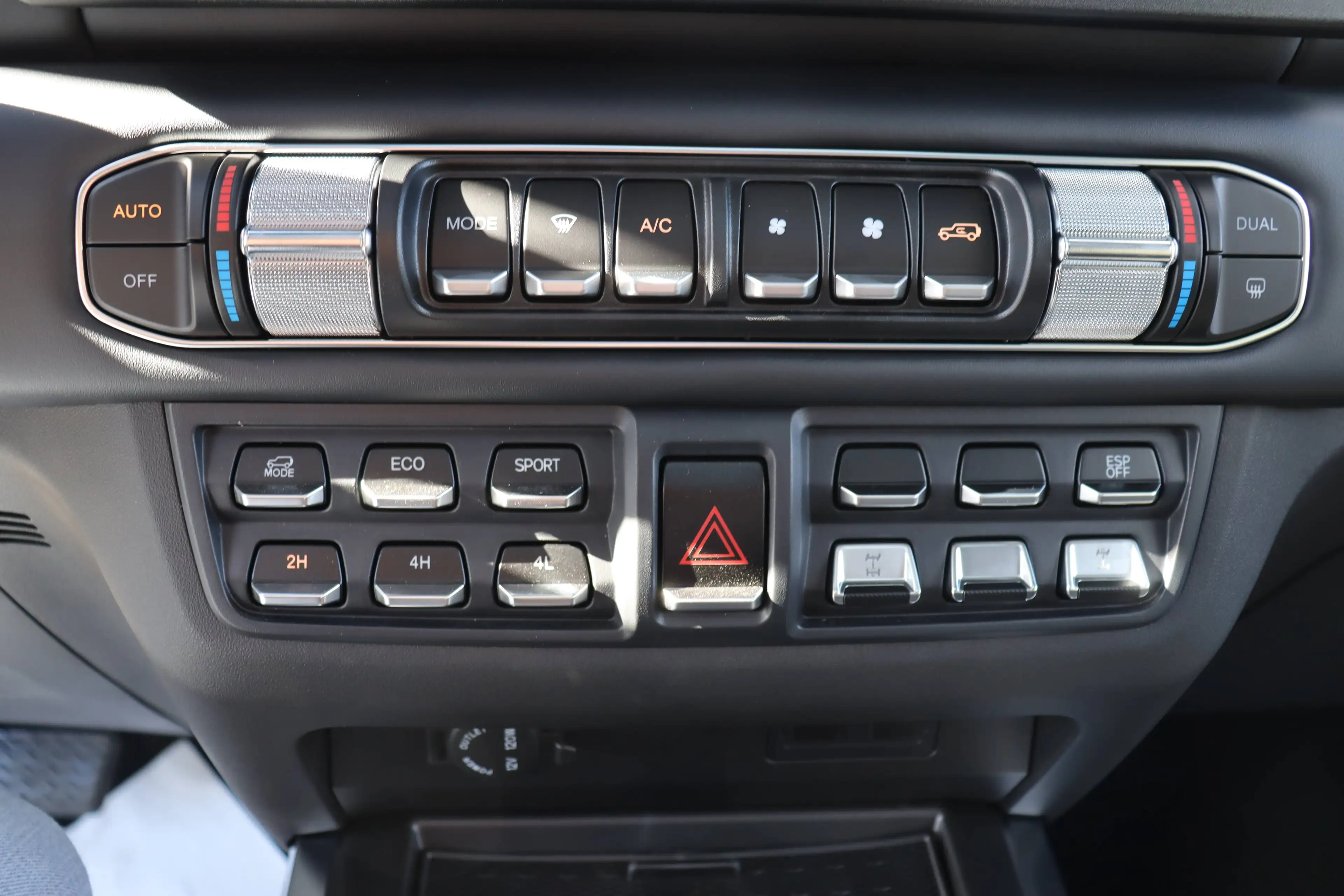 BAW 212 2.0 TCI 4WD *Keyless*Aut*360Kamera*Temp*SHZ* — photo 24