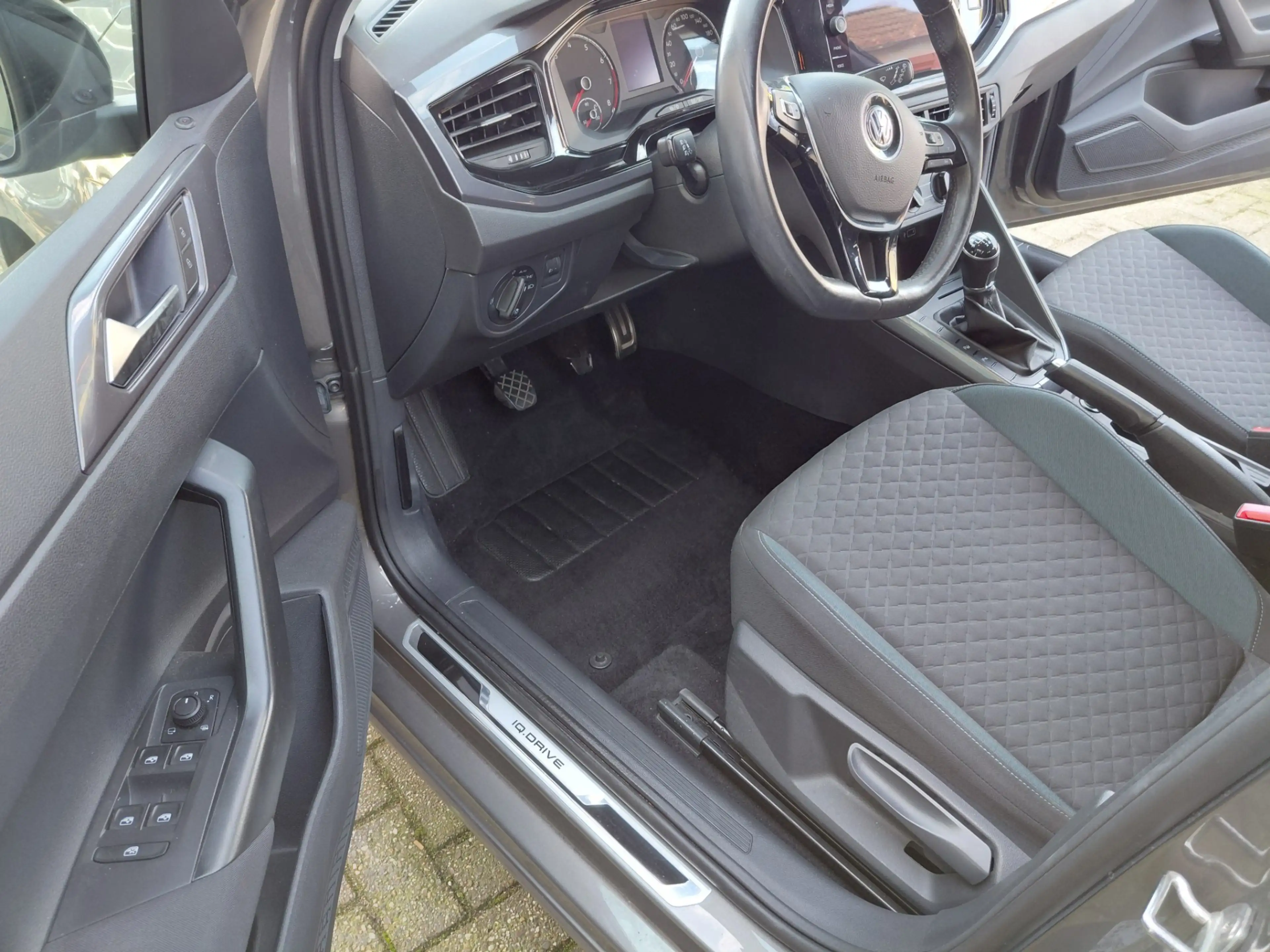 Volkswagen Polo 1.0 TSI Comfortline — photo 10