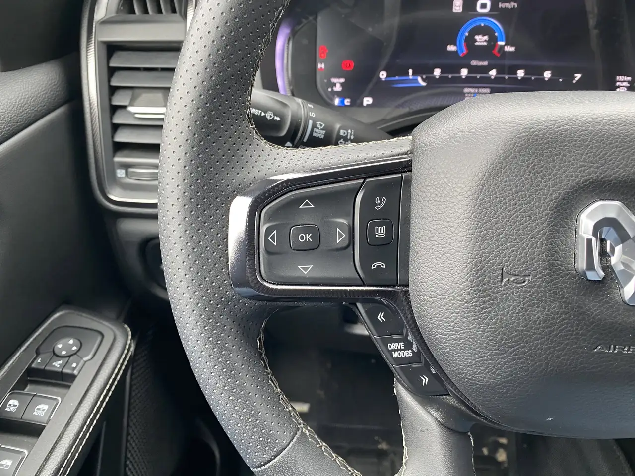 RAM 1500 снимка RAM 1500