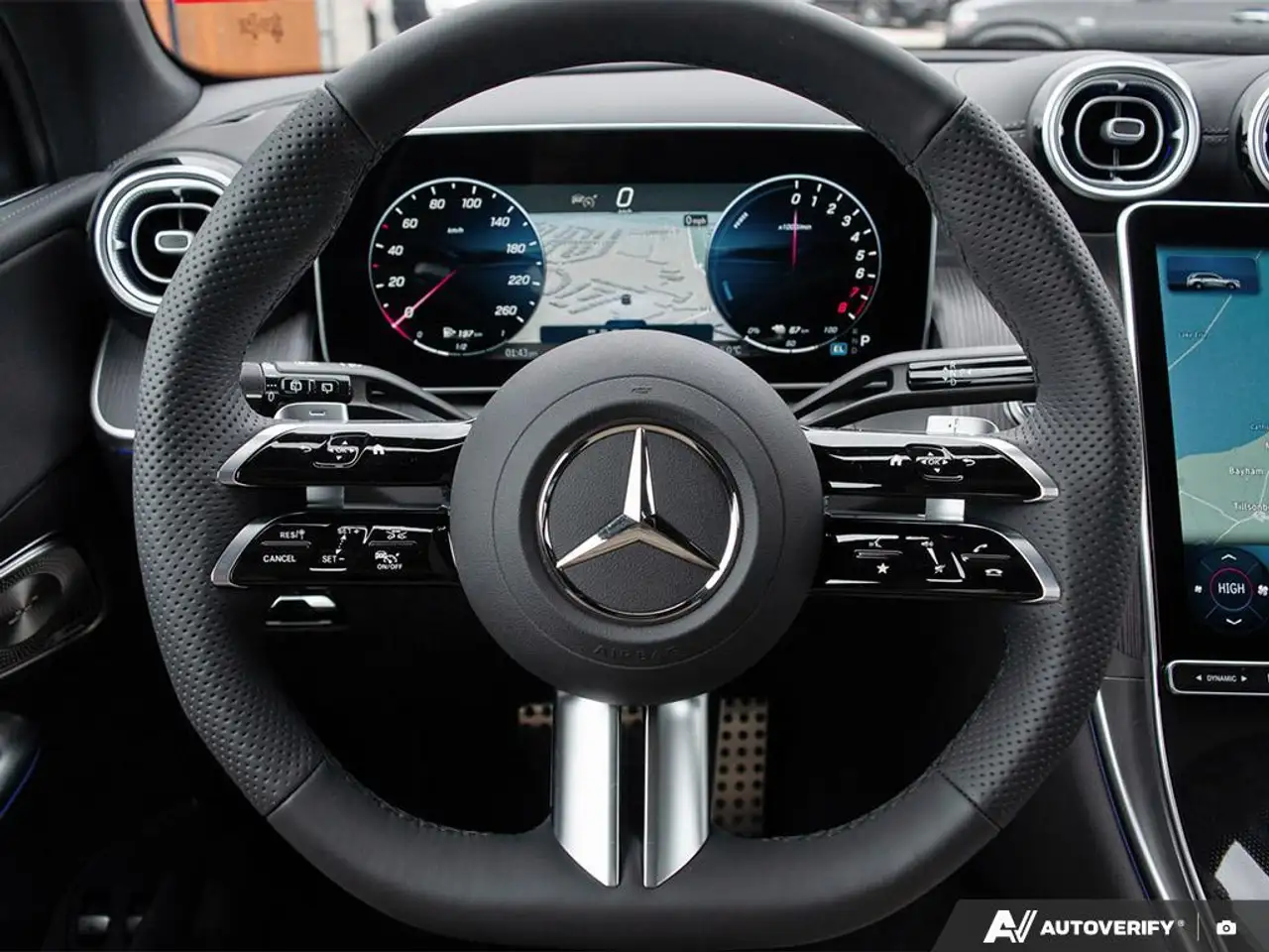 Mercedes-Benz GLC снимка Mercedes-Benz GLC