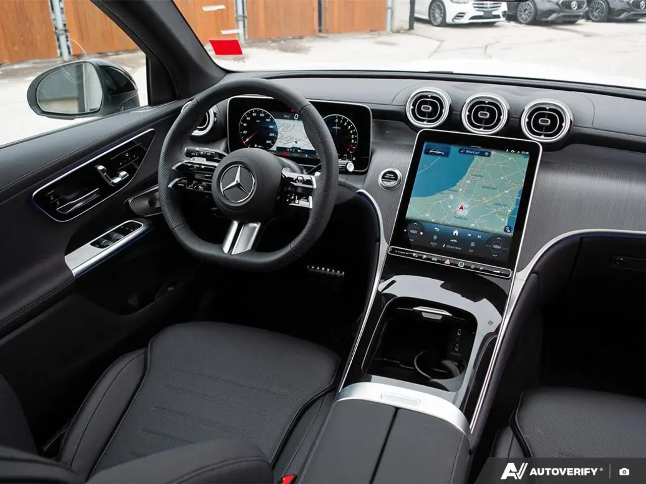 Mercedes-Benz GLC снимка Mercedes-Benz GLC