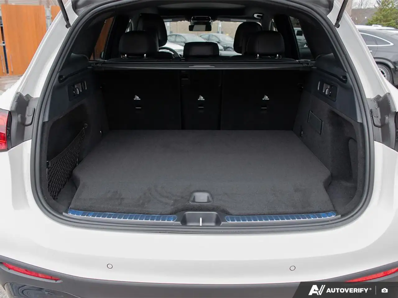 Mercedes-Benz GLC снимка Mercedes-Benz GLC