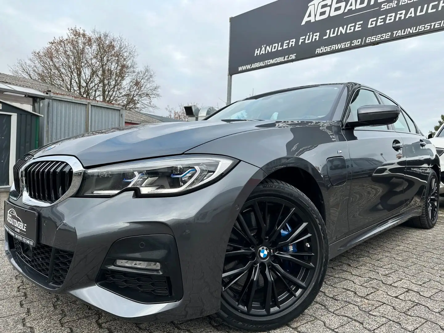 BMW 330 e M Sport Laser*ACC*360°*AHK*HiFi*Shadow*HUD Grau - 1